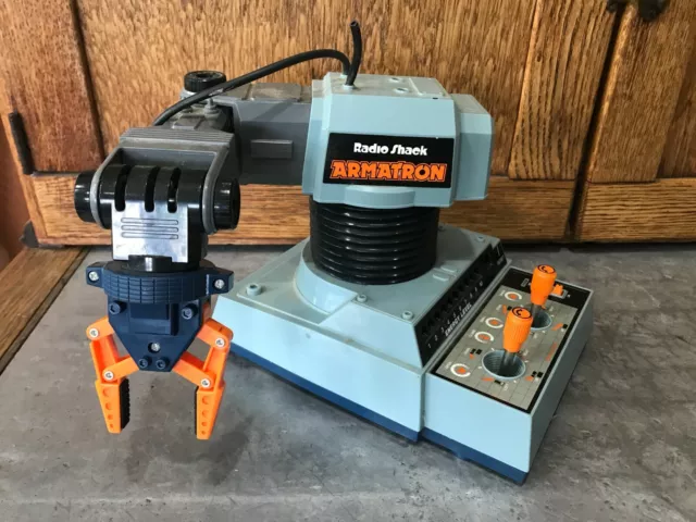 VINTAGE RADIO SHACK Armatron Robot Robotic Arm AS IS FOR PARTS or