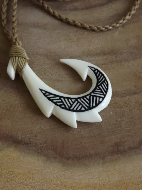 Hawaiian Buffalo Bone Hook Pendant Adjustable Necklace Choker With Pattern