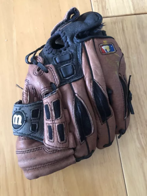 Wilson Baseball Glove T Ball  EZ Catch 425Easy Catch Web Custom Fit Adjustable..