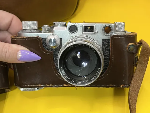 Vtg Leica DRP Ernst Leitz Wetzlar 35mm Camera w/ Summarit Lens, Flash, + Manual