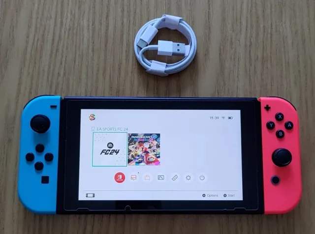 EXCELLENT  - Nintendo switch 32GB  - Neon Red & Blue Joy-Con