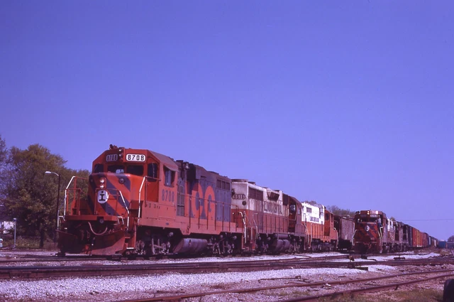 Orig Slide ICG Illinois Central Gulf GP11 #8708+9516+1 w/Train - Jackson MS 1981