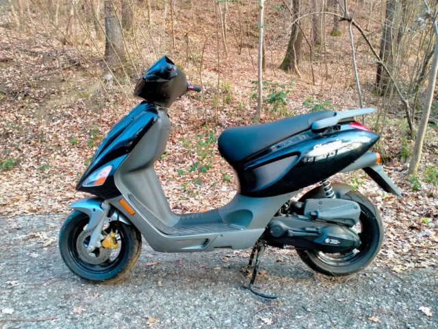 SCOOTER  VINTAGE ATALA SKEGGIA 50cc - NUOVO DI ESPOSIZIONE  KM 0 - ANNO 2000