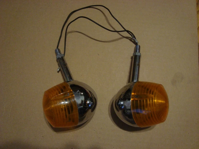 Suzuki T500 12 V  Front Amber Signals  Fits T250 T350 Ts Tc 90-400 Nice Take Of