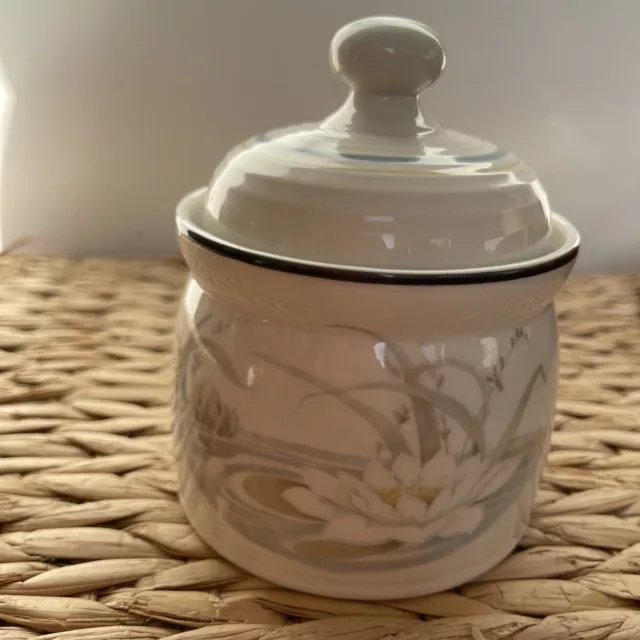 Royal Doulton Lambethware 1983 Waterlily Fresh Flowers VINTAGE Lidded Ginger Jar