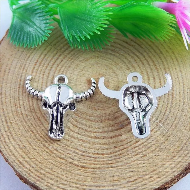 Antike Silber Ton Legierung Bull Schädel Form Charme Schmuck Kunst 30X 51526