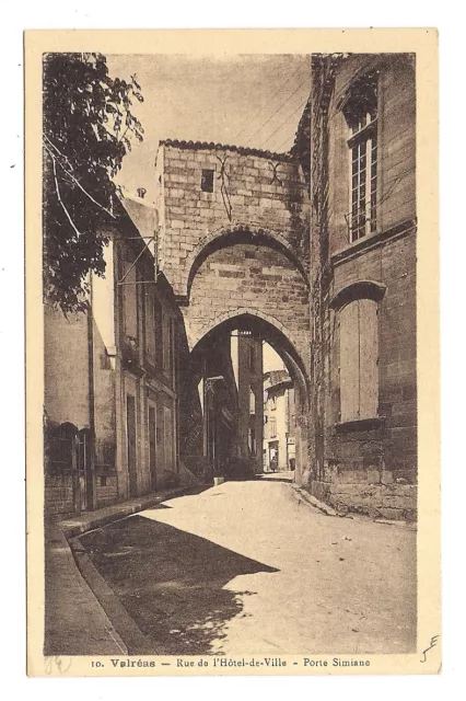 valréas , rue de l'hôtel-de-ville , porte simiane