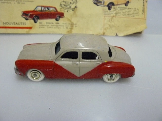 DINKY TOYS RENAULT FREGATE BICOLORE ROUGE ET MASTIC CIJ D'ORIGINE au 1/43 ème