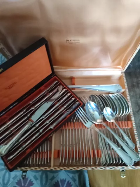 Ménagère 49 pièces métal argenté fourchette cuillères louches couteaux Louis XV