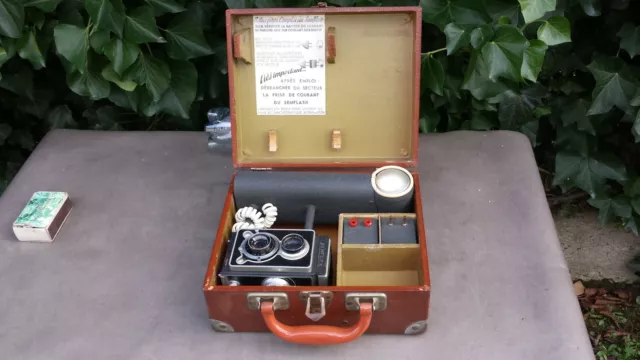 Ancien superbe appareil photo SEMFLEX SEMFLASH dans sa valise