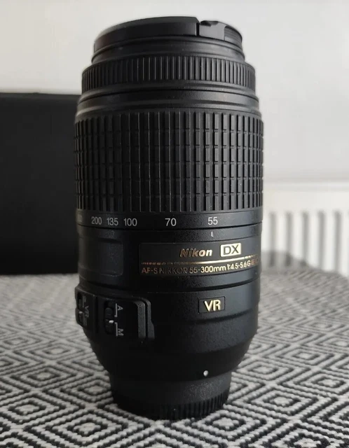 DAMAGED - Nikon DX AF-S NIKKOR 55-300mm 1:4.5-5.6 G ED VR Lens