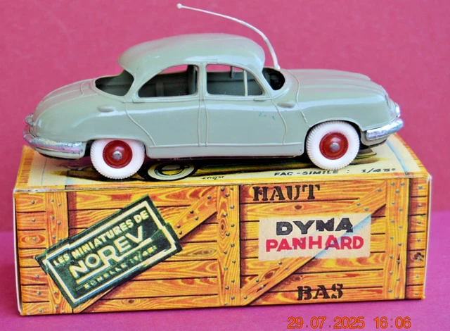 La Nouvelle Dyna Panhard le Miniatures de Norev 1/43 model car