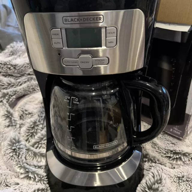 https://www.picclickimg.com/odsAAOSwtEhkQG-C/Black-Decker-CM2020B-12-Cup-Programmable-Coffee-Maker.webp