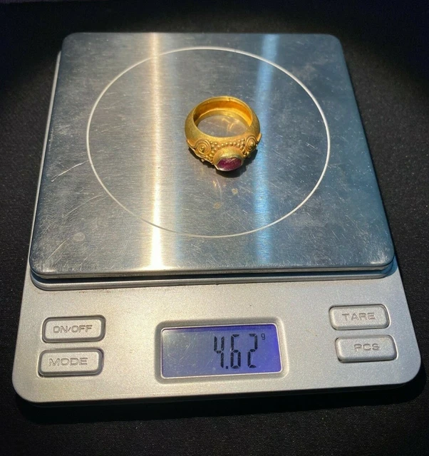 Ancient Gold ring from south east Asia with beautiful Ruby light stone 9