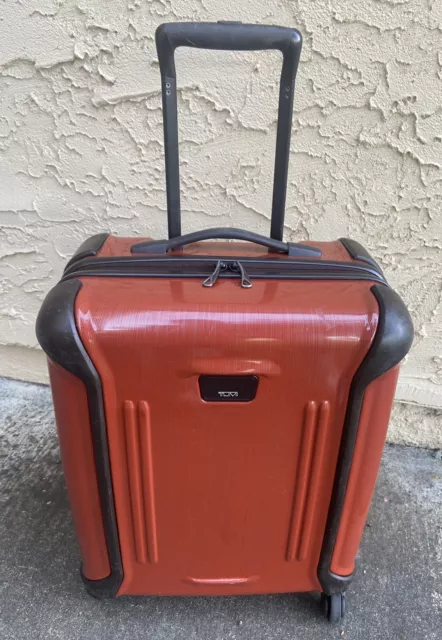 Tumi Vapor Continental￼ Hard Side 4 Wheels Carry On $650 Polycarbonate