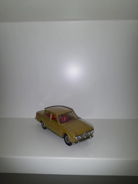 Politoys Alfa Romeo 2000 Berlina 39 – 1:43 – Miniature Collection – Occasion