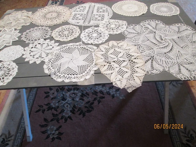 Lot De 12 Dessous De Verre Brodés Main - Motif Champignons - Napperons Ronds - Fabriqué En France
