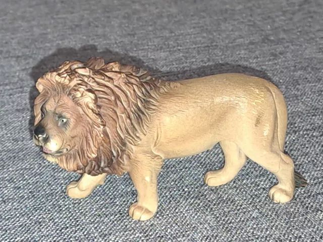 Schleich Male Lion Wildlife Safari Zoo Animal Figure 2005 Retired