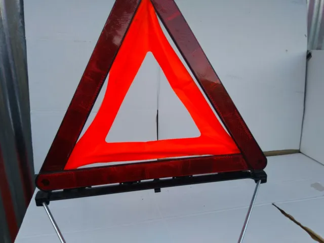 2) VW CAMPER MERCEDES AUDI Genuine SAFETY WARNING TRIANGLE-VERY SOLID HIGH Q. VW