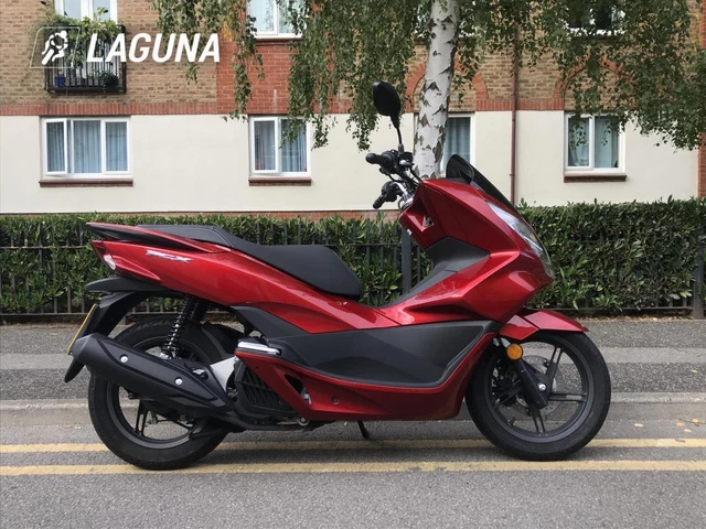 Honda PCX 125 2017  mega low 938 miles Long MOT 1 owner