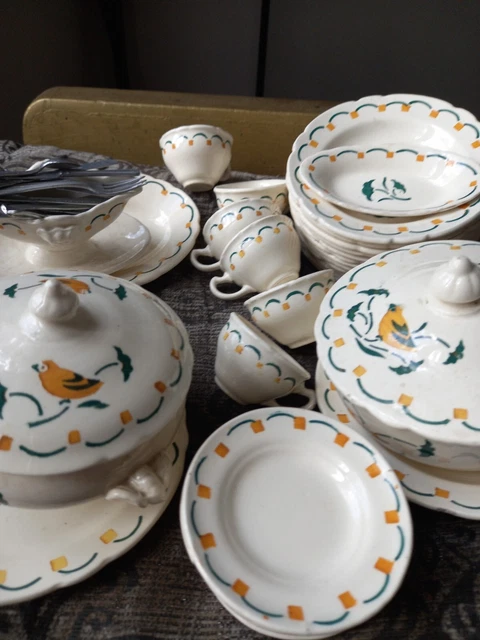 Ancienne Dinette 26 Pièces - Assiettes Creil & Montereau Fermière Polychrome