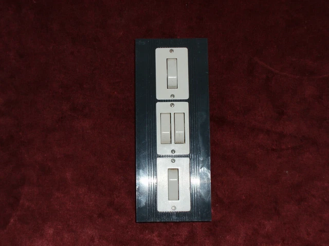 Interrupteur Double + Prise 2P+T Legrand Railux Chambord - Gris, Neuf Dans Emballage