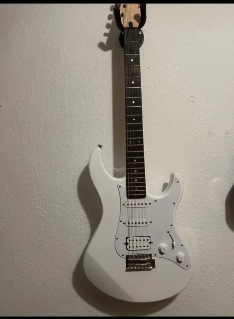 Ein Yamaha Pacifica E Gitarre