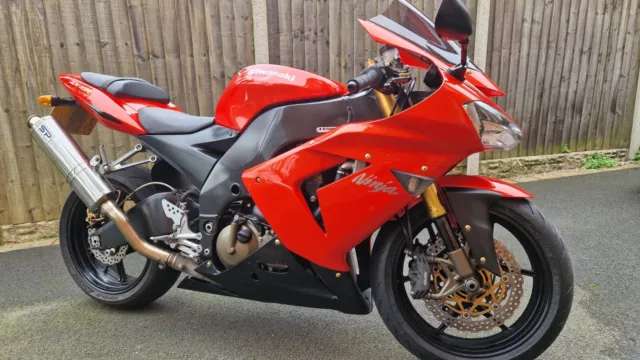 Kawasaki zx-10r 1000 c2h 2006 ninja. Good condition  34300miles