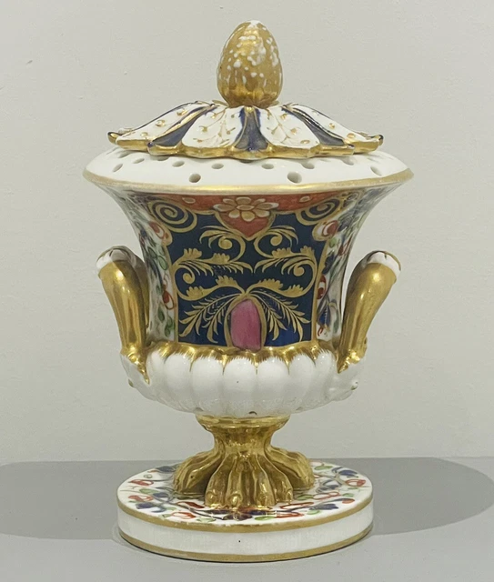 SEHR SELTENES ANTIKES KÖNIGLICHES KRONENDERBY IMARI DOPPELGRIFF TOPF POURRI - um 1825