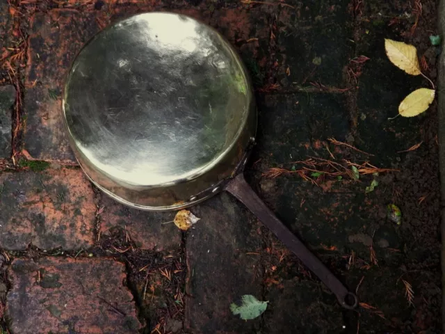 VICTORIAN Antique 19th Century Large BRASS PAN SAUCEPAN 3