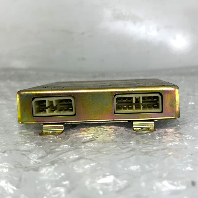 GLOW PLUG CONTROL Unit Mitsubishi Pajero V44Wg Mk2 2.5T £40.00