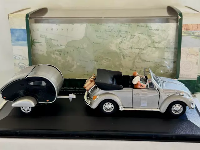 Volkswagen Bug VW Convertible & Mini Trailer Road Trip Diorama 1:43 Hongwell