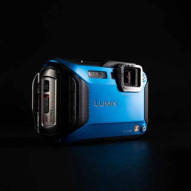 PANASONIC LUMIX DMCFT5 16Mp Waterproof digital Camera 4.6x Zoom