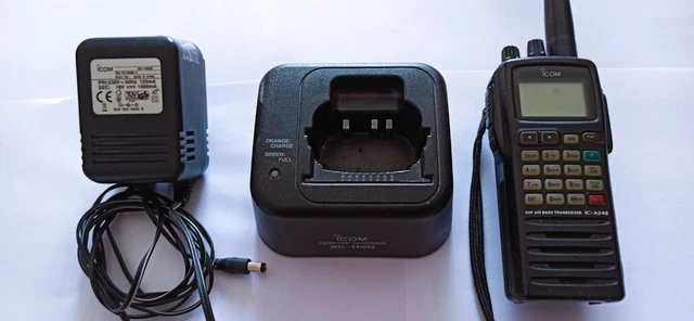 ICOM IC-A24E Ricetrasmettitore a banda aerea (25 kHz) con caricabatterie desktop originale BC-119N