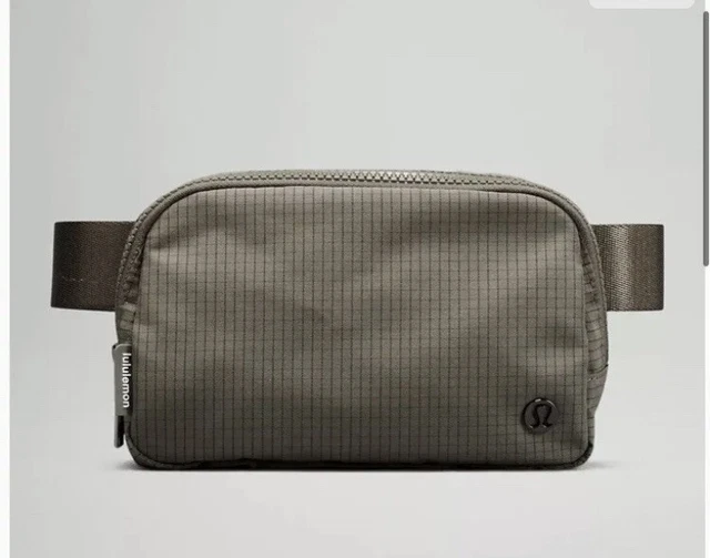 NWOT Lululemon Athletica Everywhere Belt Bag in Carob Brown/Black Grid Pattern