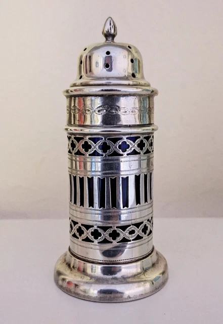 Antico tritasale argento Chester con rivestimento in vetro cobalto c.1901
