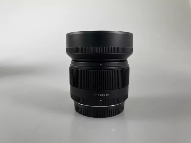 SIGMA 19mm F2.8 EX DN LENS FOR MICRO FOUR THIRDS CAMERAS