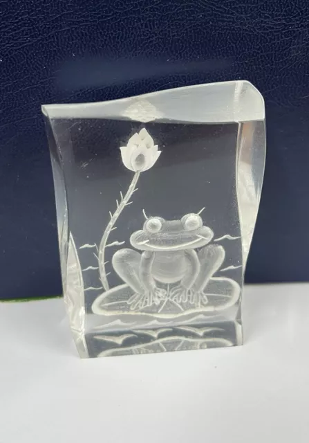 Vintage Lucite Paperweight White Flower & Frog Reverse Carved 3D Acrylic Rare