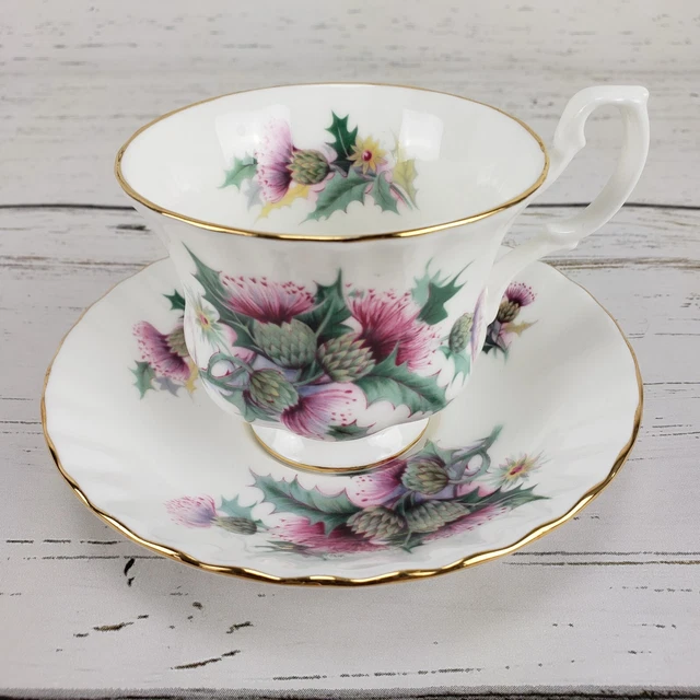 ROYAL ALBERT BONE China "Summertime Series Avebury" Tea Cup & Saucer