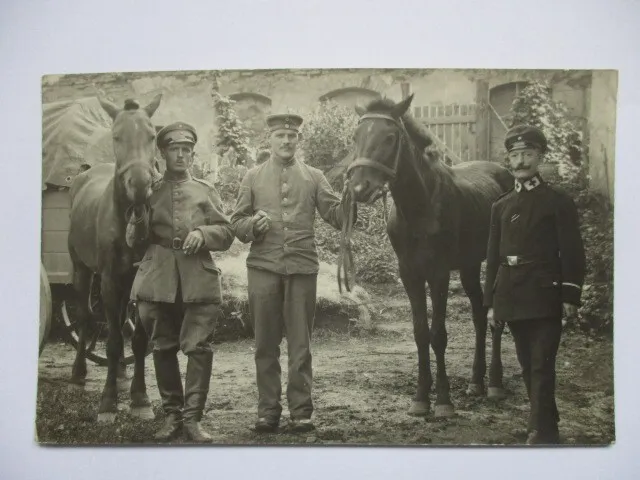 Litauen Wilna, Soldaten vor Pferdestall, Fotokarte mit Text Beschreibung 1916