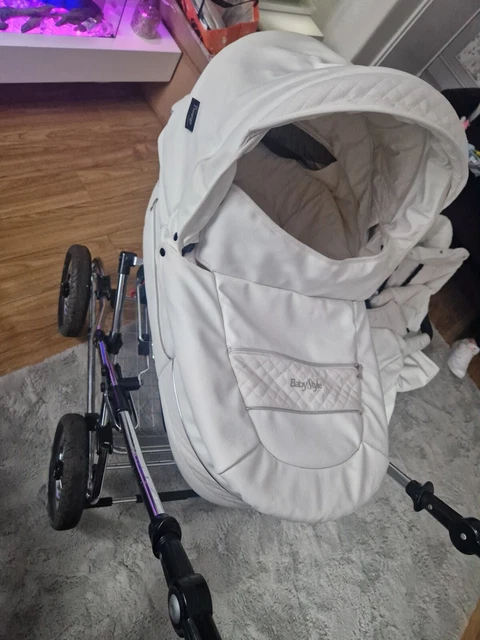 Babystyle prestige white leather 2025