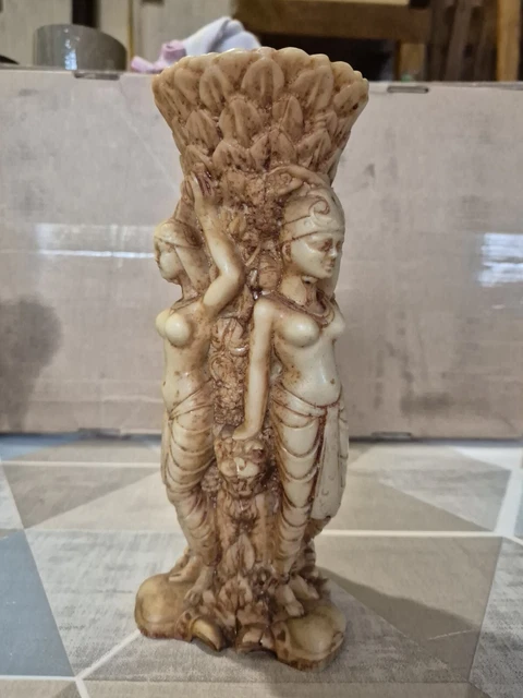 Vase Décoratif En Résine Style Indonésien - Motif 3 Femmes Nues, Occasion