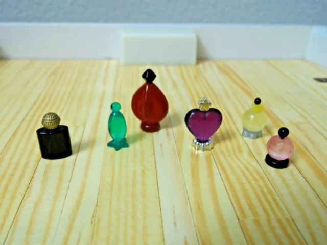 American Girl Doll Mini's Illuma Room Petite Boutique 6 Perfume Bottles Display