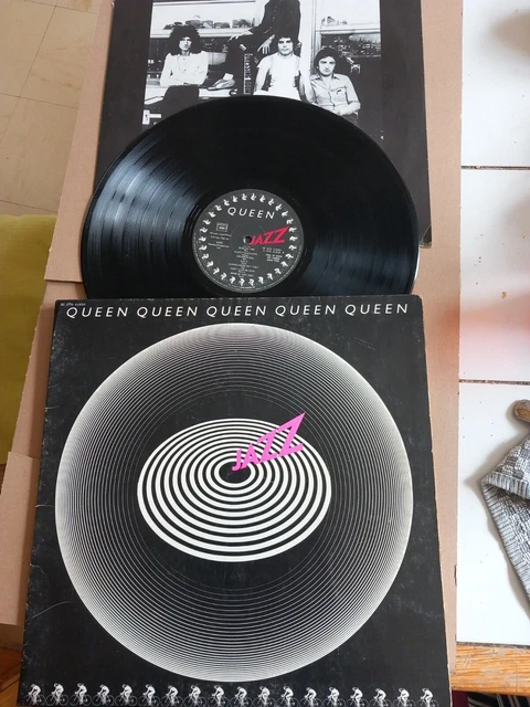 vinyles 33 tours Queen ‎– Jazz 2C 070 61820 pochette vinyles en bonne état 