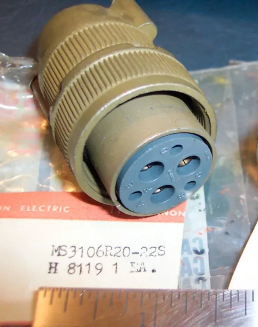 6-pin MS3106R20-22S ITT CANNON  FEMALE CONNECTOR PLUG  NOS