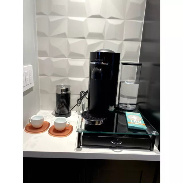 Paquete de cafetera y espresso de lujo Nespresso De'longhi Vertuo Plus