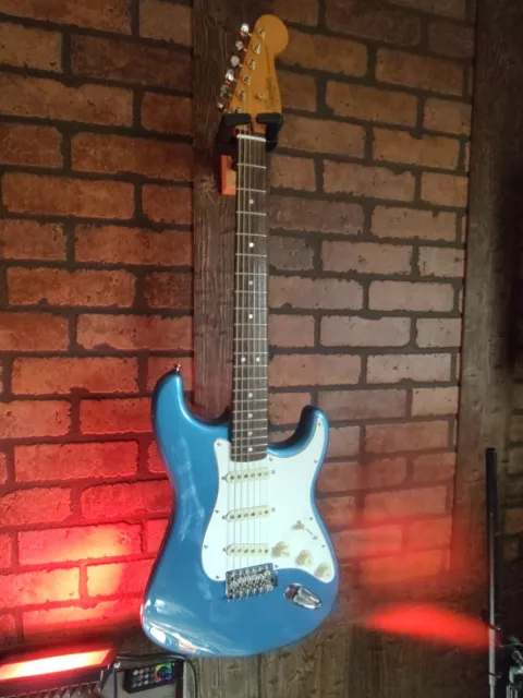 Fender Squier Classic Vibe 60's Stratocaster in Lake Placid Blue