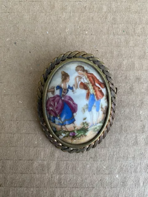 Ancienne Broche En Metal Porcelaine De Limoges Collection