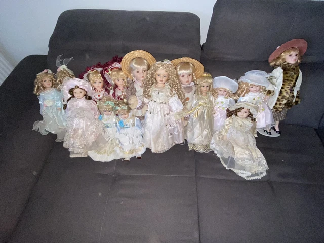 DEP 3 _Poupée ancienne porcelaine 34cm environ_ Habit d