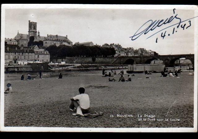 NEVERS (58) PLAGE & CABINES BAINS-DOUCHES sur la LOIRE animée en 1943